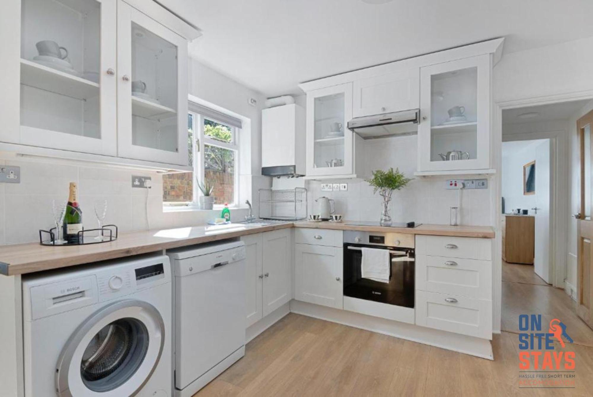 Onsitestays: Tranquil Wimbledon 2BR with Garden London Exterior photo