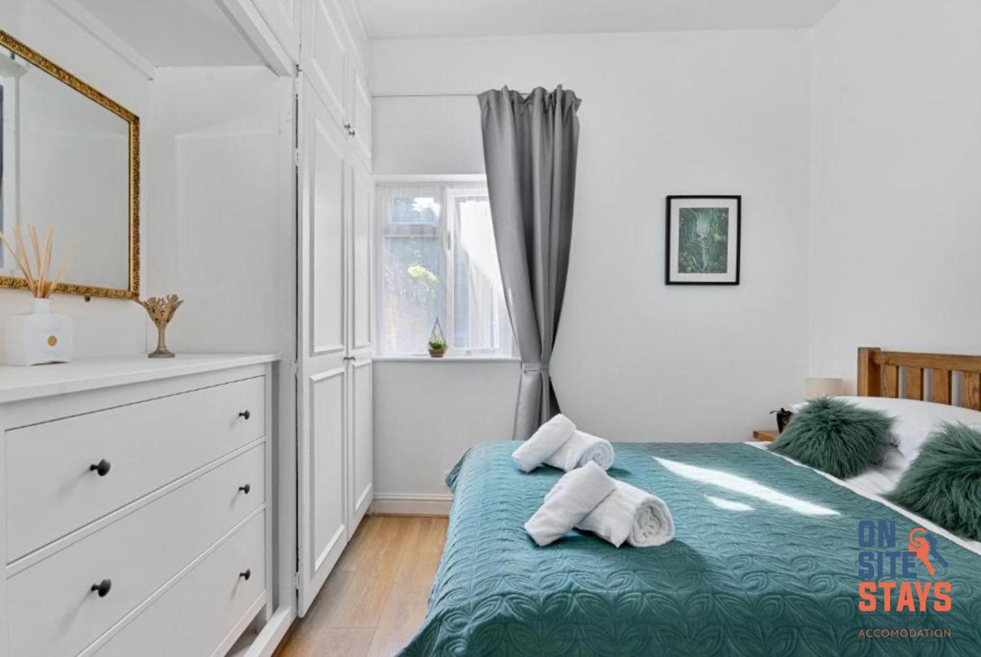 Onsitestays: Tranquil Wimbledon 2BR with Garden London Exterior photo